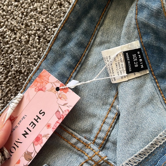 New Light Wash Skort - Picture 5 of 7